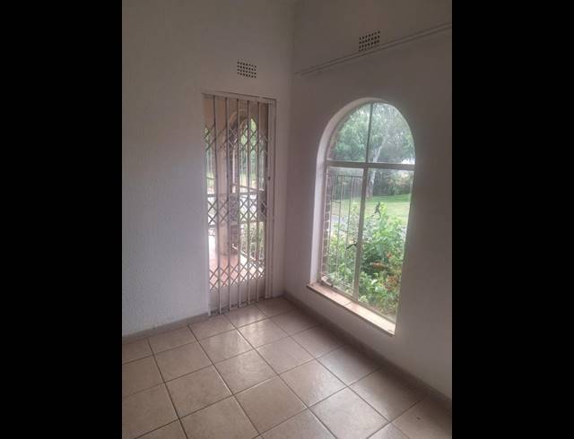 2 BEDROOM PROPERTY TO RENT IN FLORIDA